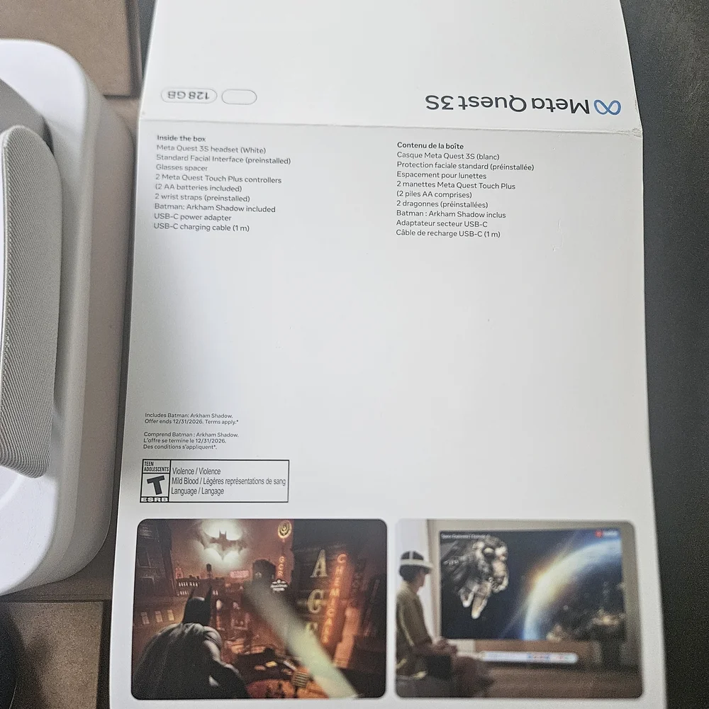 VR Headset with Controllers - White